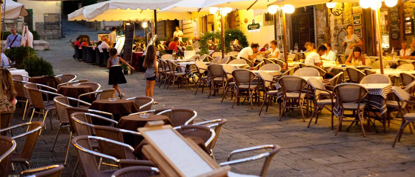 Il Venerdì e il Sabato sera al Ristorante Il Giardino a Montecatini Alto